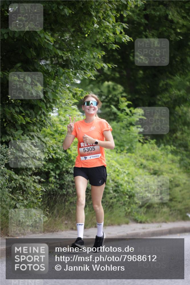 15.06.2025 - REWE Women's Run Jannik Wohlers http://msf.ph/oto/7968612 15.06.2025 10:03:55 Laufen 5305 meine-sportfotos.de