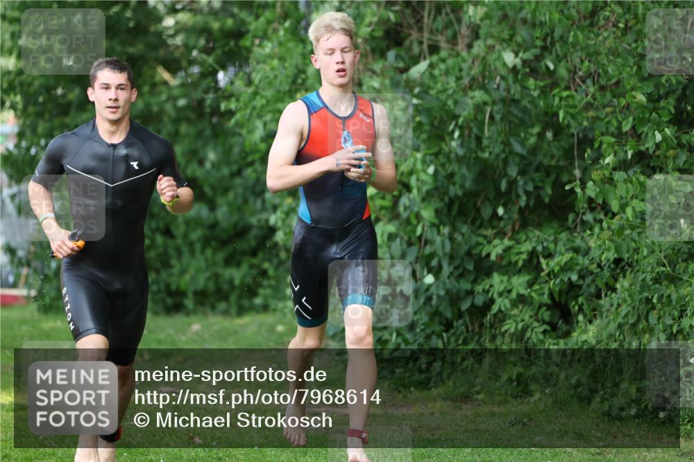 15.06.2025 - 7 Türme Triathlon Michael Strokosch http://msf.ph/oto/7968614 15.06.2025 12:55:07 Schwimmen 157, 701, 723, 727, 745, 762, 769, 772, 801, 846, 859, 865, 881, 950, 952, 1019, 1024, 1152 meine-sportfotos.de