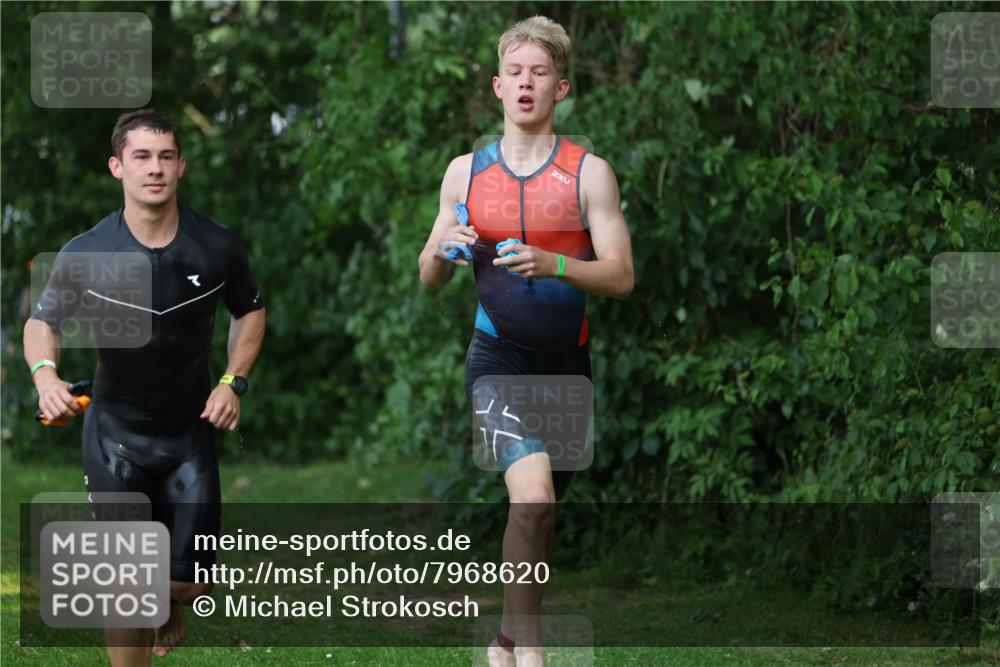 15.06.2025 - 7 Türme Triathlon Michael Strokosch http://msf.ph/oto/7968620 15.06.2025 12:55:07 Schwimmen 157, 701, 723, 727, 745, 762, 769, 772, 801, 846, 859, 865, 881, 950, 952, 1019, 1024, 1152 meine-sportfotos.de