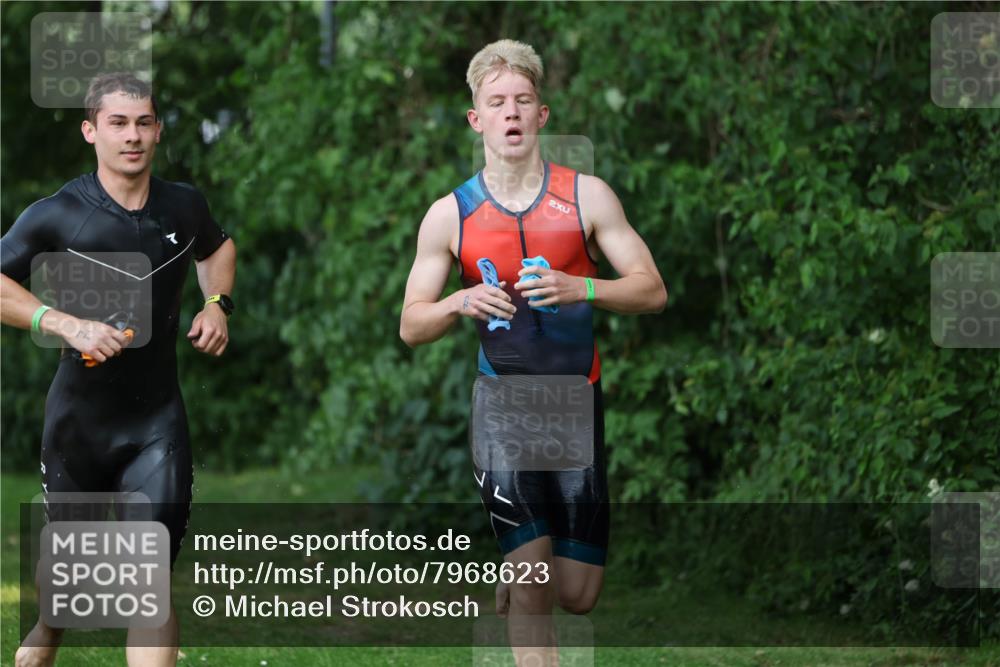 15.06.2025 - 7 Türme Triathlon Michael Strokosch http://msf.ph/oto/7968623 15.06.2025 12:55:07 Schwimmen 157, 701, 723, 727, 745, 762, 769, 772, 801, 846, 859, 865, 881, 950, 952, 1019, 1024, 1152 meine-sportfotos.de