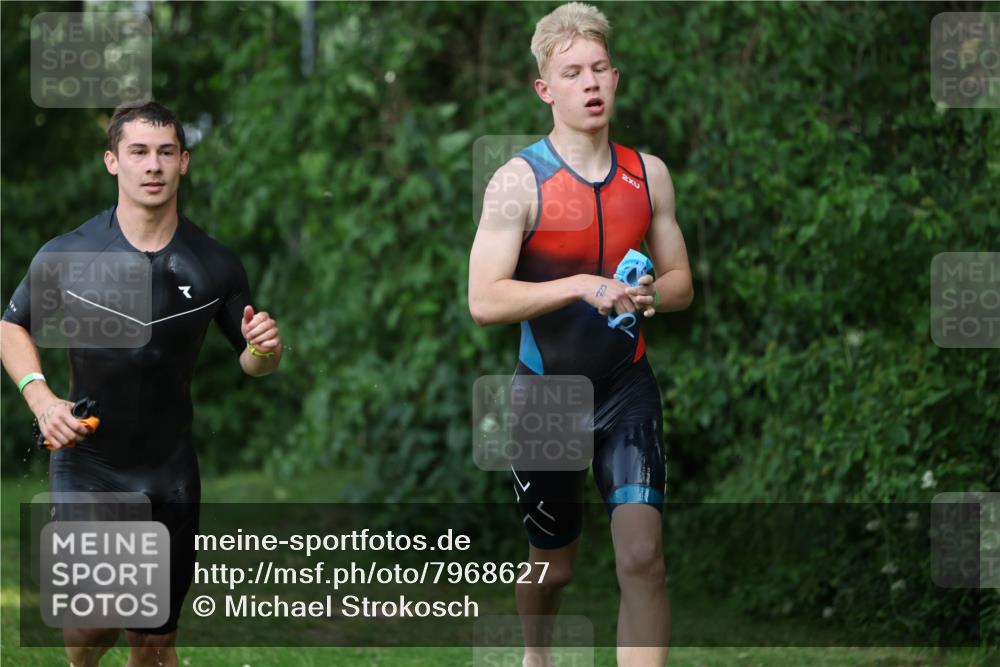 15.06.2025 - 7 Türme Triathlon Michael Strokosch http://msf.ph/oto/7968627 15.06.2025 12:55:07 Schwimmen 157, 701, 723, 727, 745, 762, 769, 772, 801, 846, 859, 865, 881, 950, 952, 1019, 1024, 1152 meine-sportfotos.de