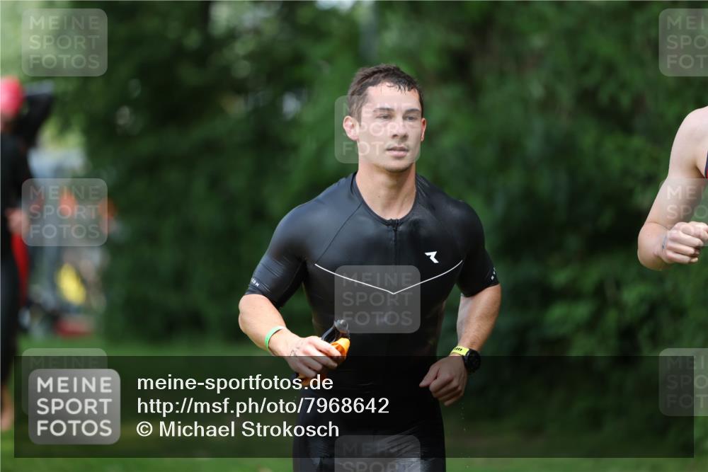 15.06.2025 - 7 Türme Triathlon Michael Strokosch http://msf.ph/oto/7968642 15.06.2025 12:55:09 Schwimmen 157, 701, 723, 727, 745, 762, 769, 772, 801, 846, 859, 865, 881, 950, 952, 1019, 1024, 1075, 1152 meine-sportfotos.de