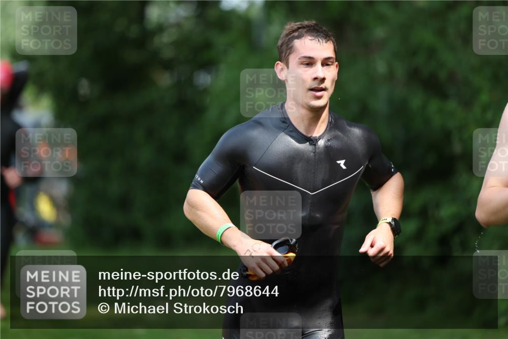 15.06.2025 - 7 Türme Triathlon Michael Strokosch http://msf.ph/oto/7968644 15.06.2025 12:55:09 Schwimmen 157, 701, 723, 727, 745, 762, 769, 772, 801, 846, 859, 865, 881, 950, 952, 1019, 1024, 1075, 1152 meine-sportfotos.de