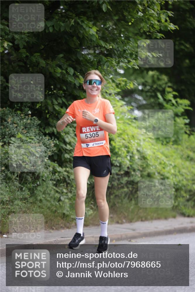 15.06.2025 - REWE Women's Run Jannik Wohlers http://msf.ph/oto/7968665 15.06.2025 10:03:56 Laufen 5305 meine-sportfotos.de