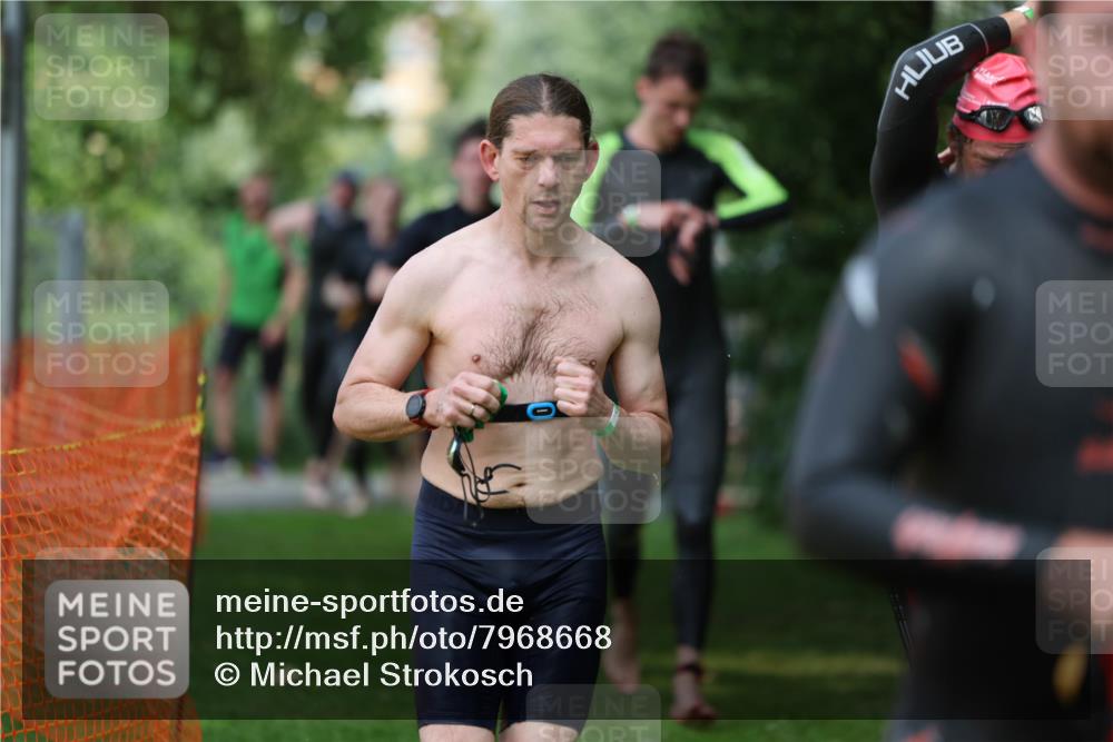 15.06.2025 - 7 Türme Triathlon Michael Strokosch http://msf.ph/oto/7968668 15.06.2025 12:55:12 Schwimmen 157, 701, 723, 727, 745, 762, 769, 772, 784, 801, 846, 859, 865, 881, 950, 952, 1019, 1075, 1152 meine-sportfotos.de