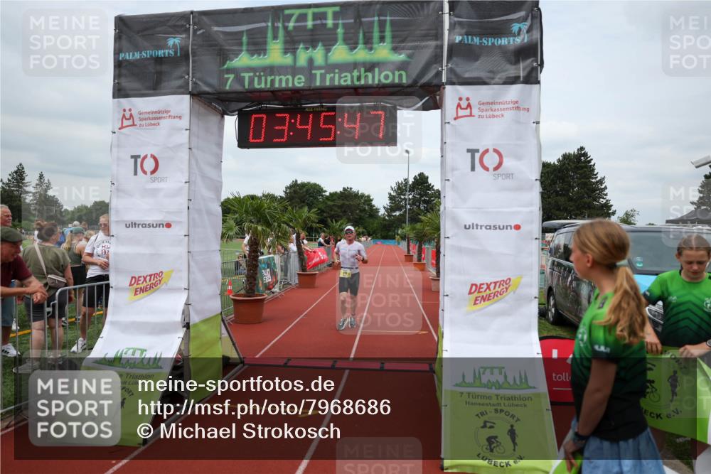 15.06.2025 - 7 Türme Triathlon Michael Strokosch http://msf.ph/oto/7968686 15.06.2025 13:45:47 Ziel 916 meine-sportfotos.de