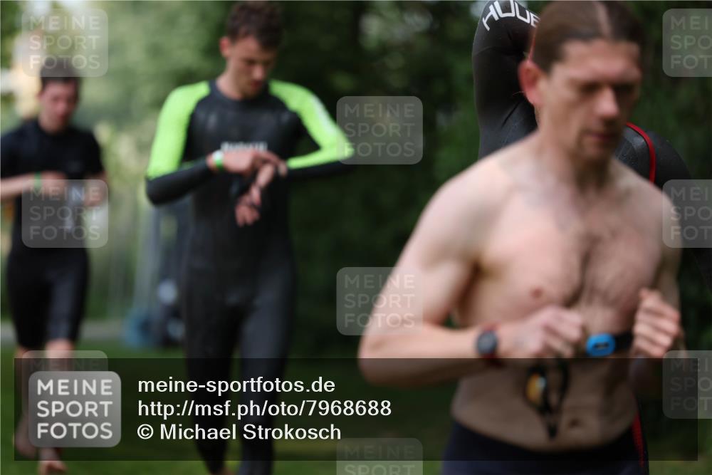 15.06.2025 - 7 Türme Triathlon Michael Strokosch http://msf.ph/oto/7968688 15.06.2025 12:55:13 Schwimmen 157, 701, 723, 727, 745, 762, 769, 772, 784, 801, 846, 859, 865, 881, 950, 952, 1019, 1075, 1152 meine-sportfotos.de