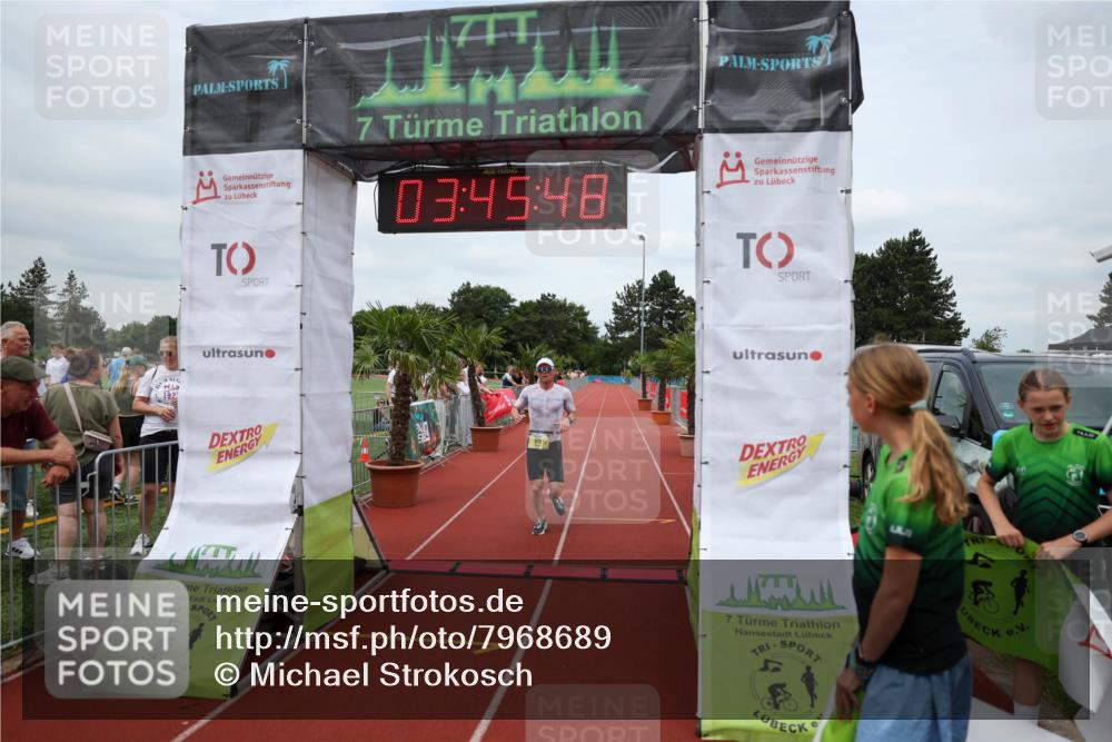 15.06.2025 - 7 Türme Triathlon Michael Strokosch http://msf.ph/oto/7968689 15.06.2025 13:45:47 Ziel 916 meine-sportfotos.de