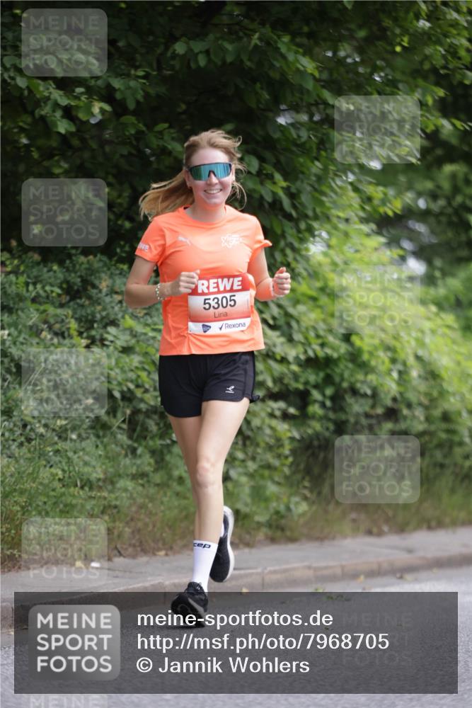 15.06.2025 - REWE Women's Run Jannik Wohlers http://msf.ph/oto/7968705 15.06.2025 10:03:56 Laufen 5305, 41 meine-sportfotos.de