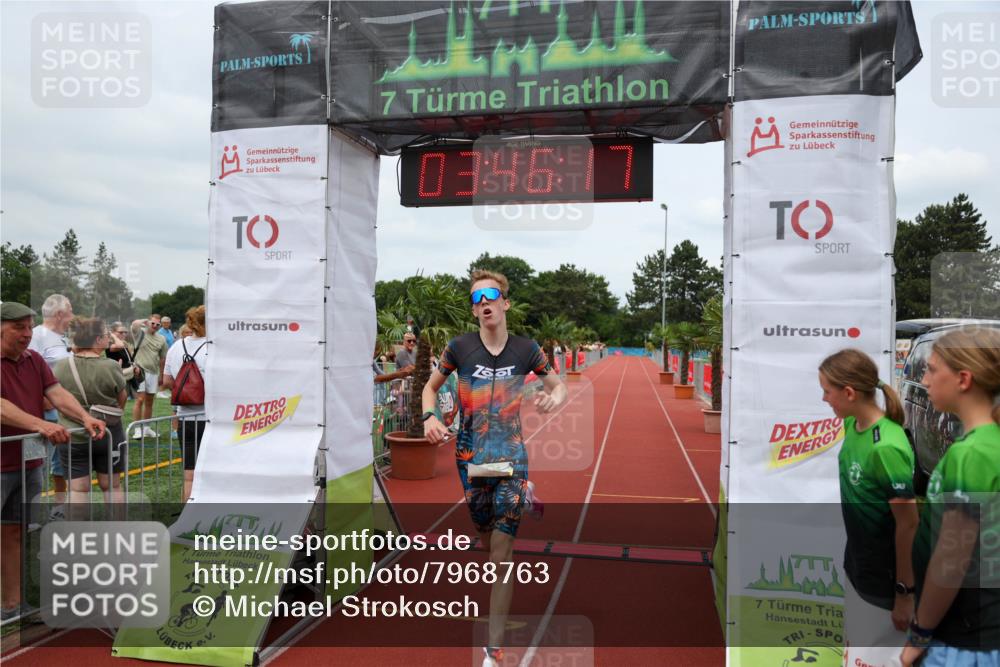 15.06.2025 - 7 Türme Triathlon Michael Strokosch http://msf.ph/oto/7968763 15.06.2025 13:46:17 Ziel 817 meine-sportfotos.de