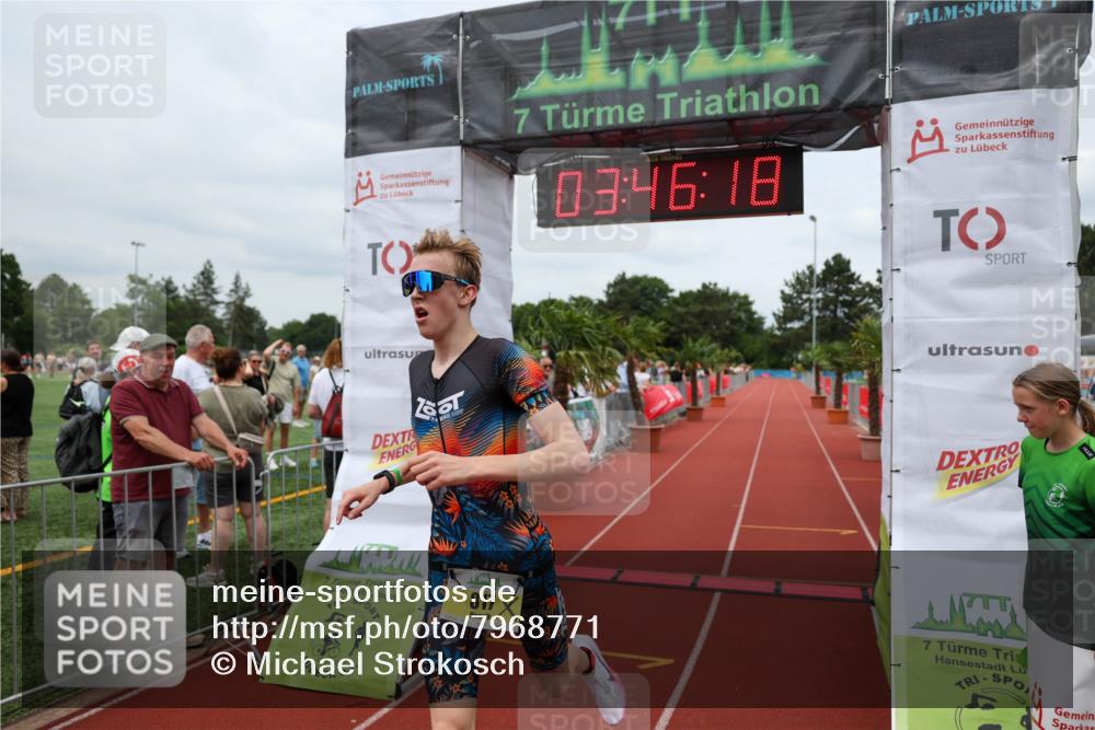 15.06.2025 - 7 Türme Triathlon Michael Strokosch http://msf.ph/oto/7968771 15.06.2025 13:46:17 Ziel 817 meine-sportfotos.de
