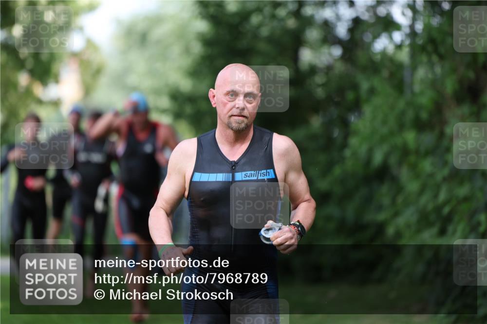 15.06.2025 - 7 Türme Triathlon Michael Strokosch http://msf.ph/oto/7968789 15.06.2025 12:55:25 Schwimmen 727, 745, 763, 769, 772, 784, 792, 797, 801, 805, 859, 865, 879, 927, 955, 1011, 1019, 1029, 1075, 1152, 1169 meine-sportfotos.de