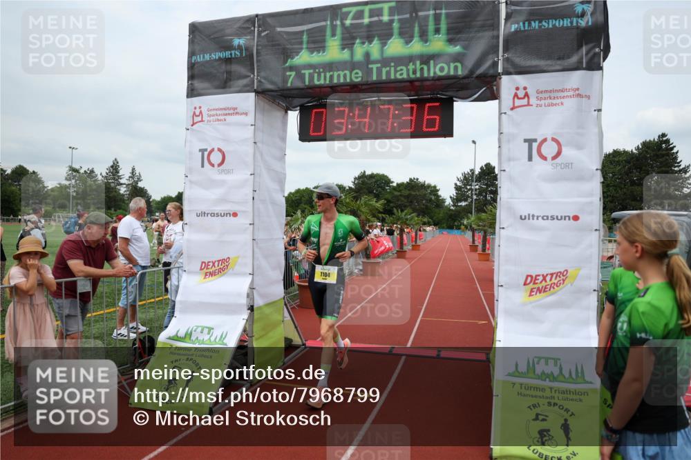 15.06.2025 - 7 Türme Triathlon Michael Strokosch http://msf.ph/oto/7968799 15.06.2025 13:47:36 Ziel 1104 meine-sportfotos.de
