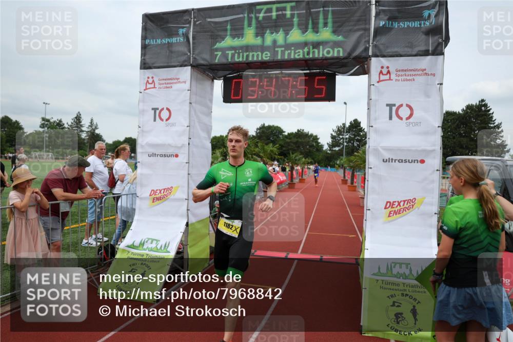 15.06.2025 - 7 Türme Triathlon Michael Strokosch http://msf.ph/oto/7968842 15.06.2025 13:47:55 Ziel 1171, 1182 meine-sportfotos.de