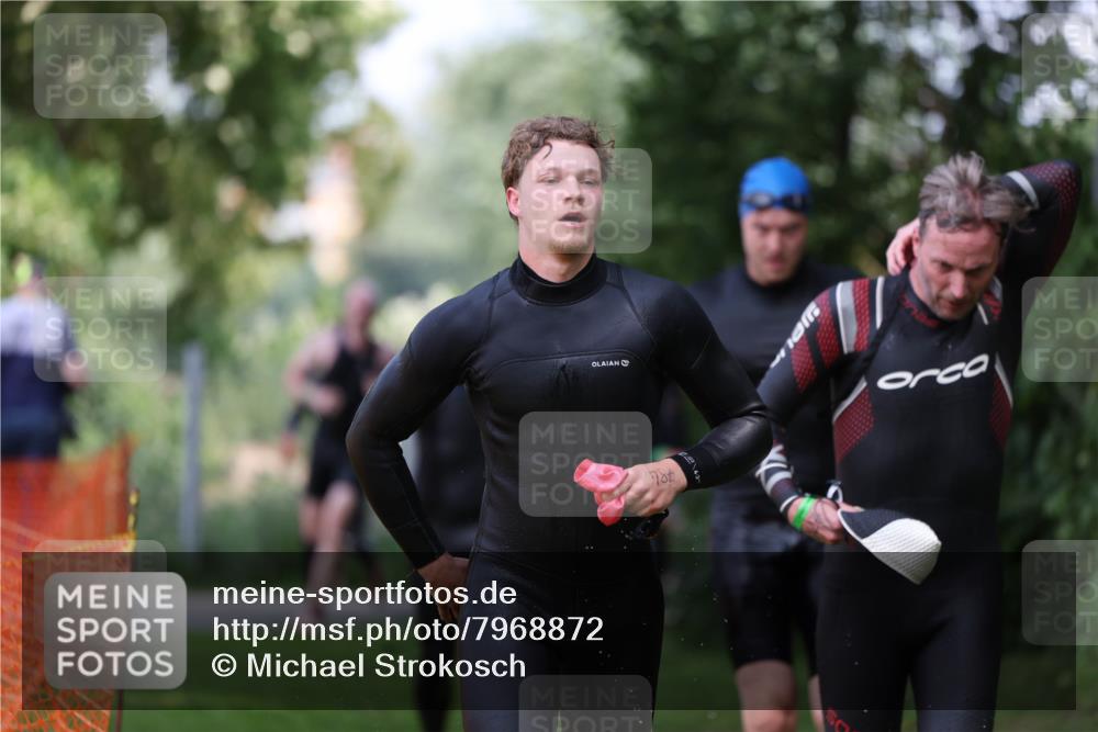 15.06.2025 - 7 Türme Triathlon Michael Strokosch http://msf.ph/oto/7968872 15.06.2025 12:55:30 Schwimmen 727, 745, 755, 763, 769, 784, 792, 797, 801, 805, 859, 877, 879, 919, 927, 955, 1011, 1029, 1075, 1169 meine-sportfotos.de