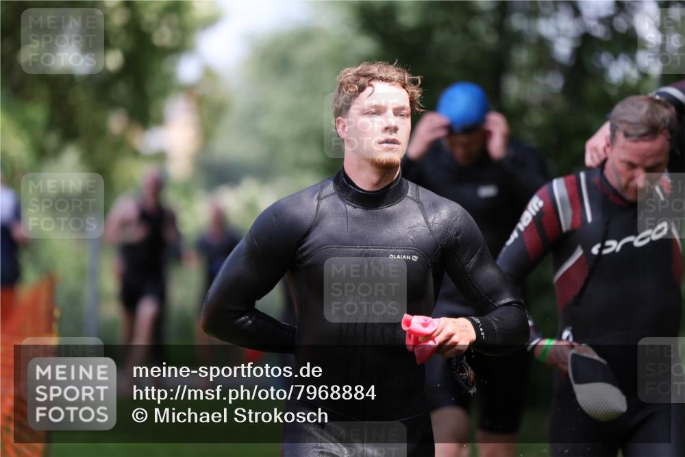 15.06.2025 - 7 Türme Triathlon Michael Strokosch http://msf.ph/oto/7968884 15.06.2025 12:55:31 Schwimmen 727, 745, 755, 763, 769, 784, 792, 797, 801, 805, 859, 877, 879, 919, 927, 955, 1011, 1023, 1029, 1075, 1169 meine-sportfotos.de