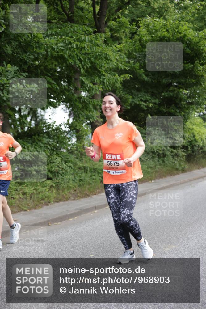 15.06.2025 - REWE Women's Run Jannik Wohlers http://msf.ph/oto/7968903 15.06.2025 10:04:07 Laufen 9, 5575 meine-sportfotos.de