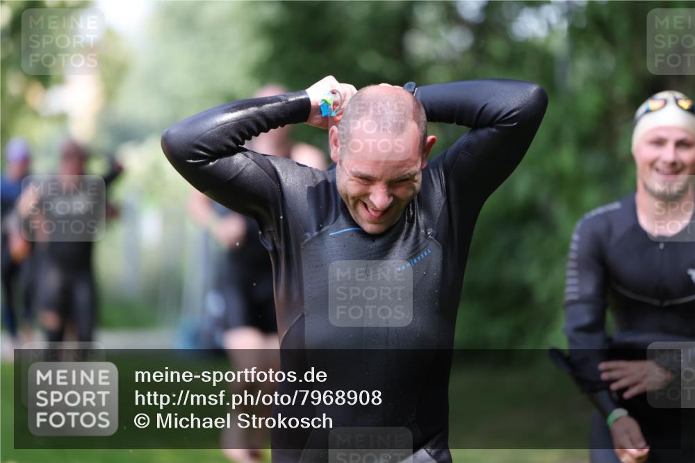 15.06.2025 - 7 Türme Triathlon Michael Strokosch http://msf.ph/oto/7968908 15.06.2025 12:55:34 Schwimmen 727, 755, 763, 769, 784, 792, 797, 805, 877, 879, 919, 927, 955, 1011, 1023, 1029, 1071, 1075, 1169 meine-sportfotos.de
