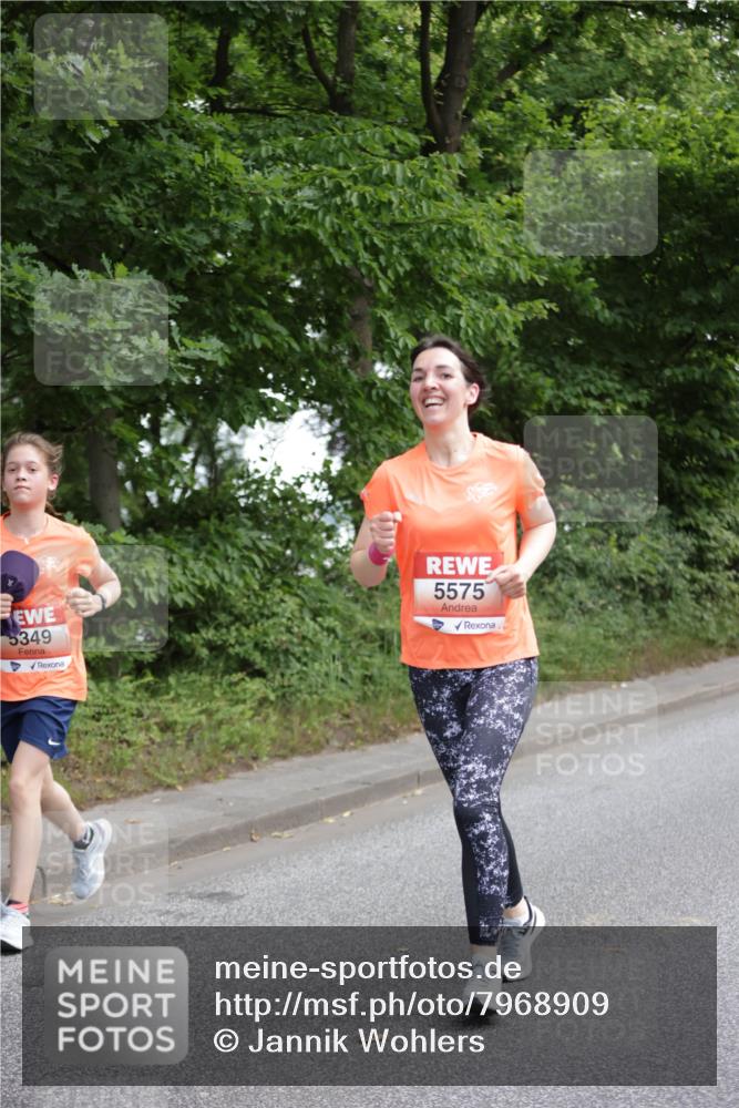 15.06.2025 - REWE Women's Run Jannik Wohlers http://msf.ph/oto/7968909 15.06.2025 10:04:07 Laufen 5349, 5575 meine-sportfotos.de