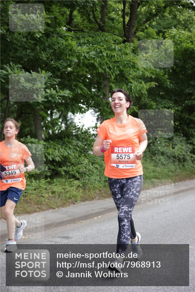 15.06.2025 - REWE Women's Run Jannik Wohlers http://msf.ph/oto/7968913 15.06.2025 10:04:07 Laufen 5349, 5575 meine-sportfotos.de