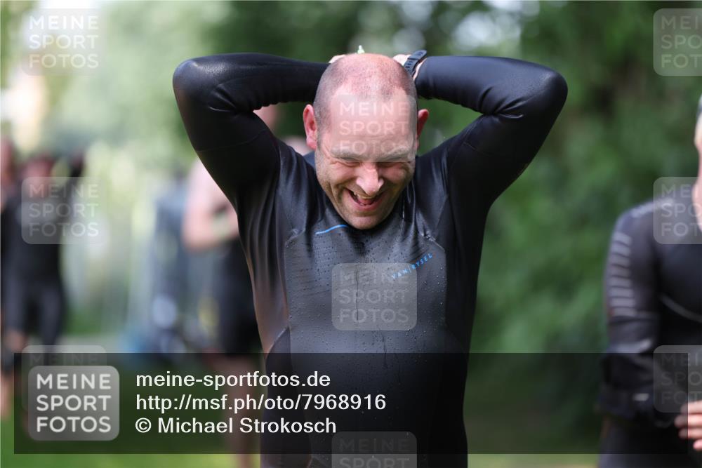 15.06.2025 - 7 Türme Triathlon Michael Strokosch http://msf.ph/oto/7968916 15.06.2025 12:55:35 Schwimmen 755, 763, 769, 784, 792, 797, 805, 877, 879, 919, 927, 955, 1011, 1023, 1029, 1071, 1075, 1144, 1169 meine-sportfotos.de