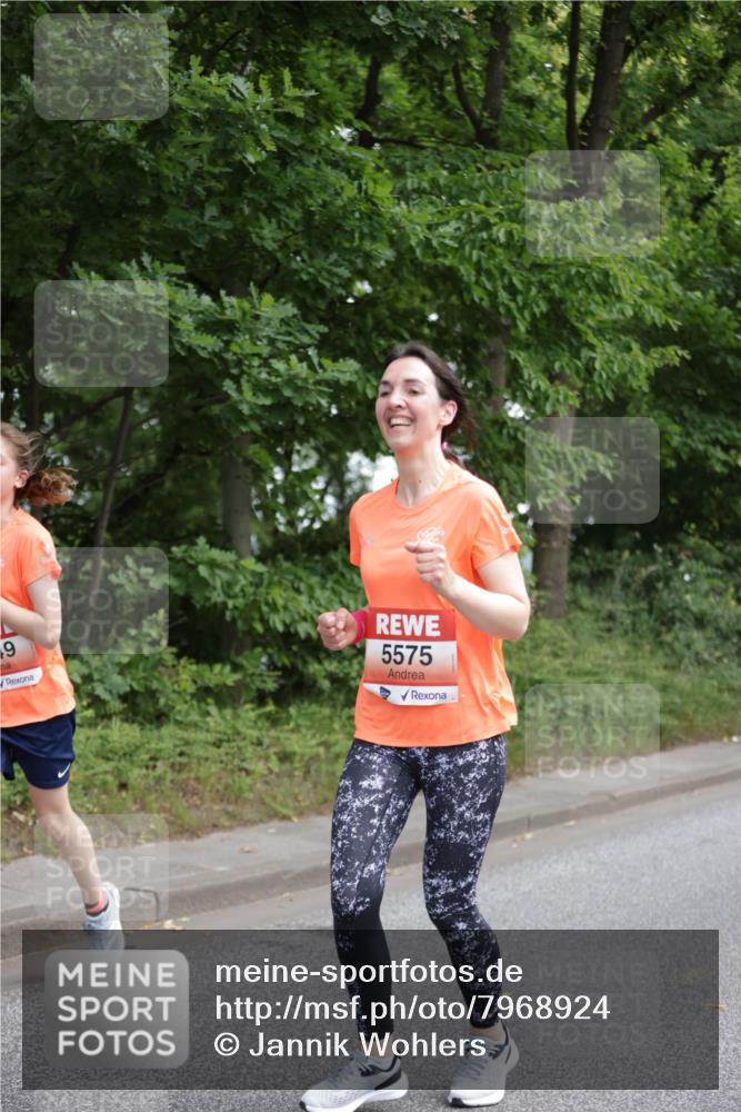 15.06.2025 - REWE Women's Run Jannik Wohlers http://msf.ph/oto/7968924 15.06.2025 10:04:07 Laufen 9, 5575 meine-sportfotos.de