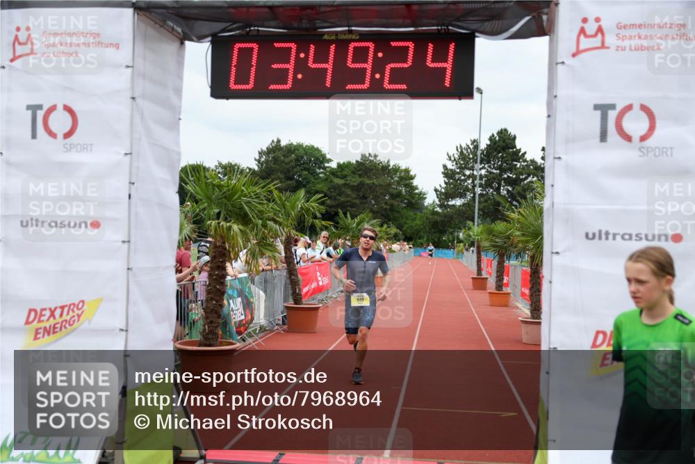 15.06.2025 - 7 Türme Triathlon Michael Strokosch http://msf.ph/oto/7968964 15.06.2025 13:49:24 Ziel 940 meine-sportfotos.de