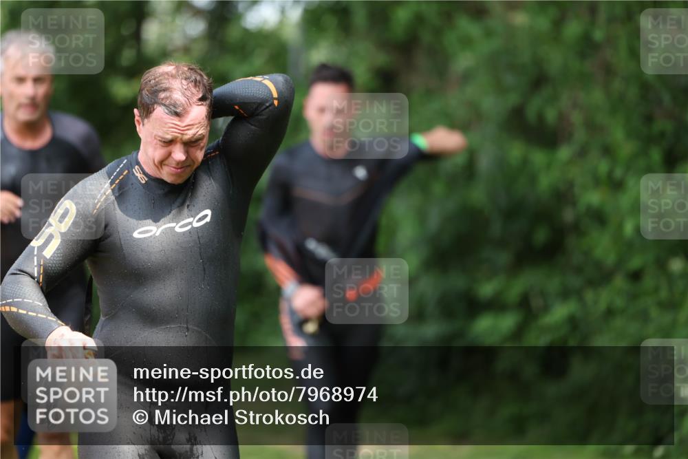 15.06.2025 - 7 Türme Triathlon Michael Strokosch http://msf.ph/oto/7968974 15.06.2025 12:55:39 Schwimmen 755, 763, 784, 792, 797, 805, 877, 879, 895, 919, 927, 955, 1011, 1023, 1029, 1071, 1075, 1144, 1169 meine-sportfotos.de