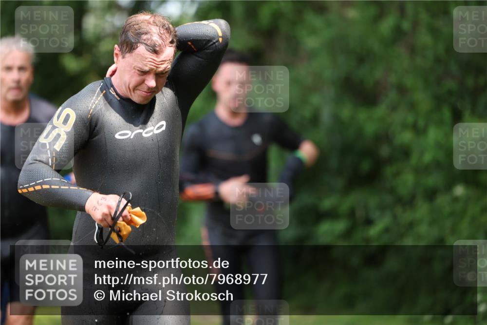 15.06.2025 - 7 Türme Triathlon Michael Strokosch http://msf.ph/oto/7968977 15.06.2025 12:55:39 Schwimmen 755, 763, 784, 792, 797, 805, 877, 879, 895, 919, 927, 955, 1011, 1023, 1029, 1071, 1075, 1144, 1169 meine-sportfotos.de