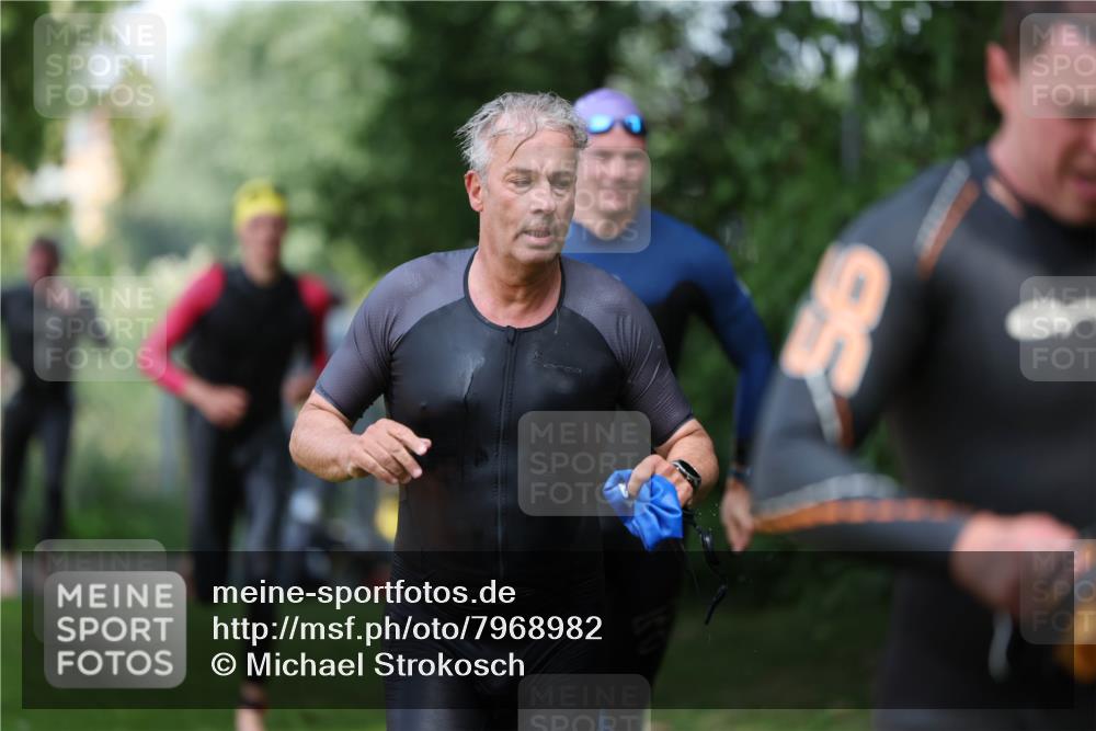 15.06.2025 - 7 Türme Triathlon Michael Strokosch http://msf.ph/oto/7968982 15.06.2025 12:55:40 Schwimmen 755, 763, 784, 792, 797, 805, 877, 879, 895, 919, 927, 955, 1011, 1023, 1029, 1071, 1144, 1169 meine-sportfotos.de