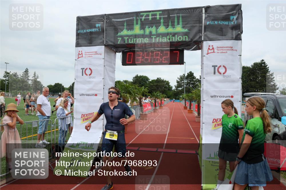 15.06.2025 - 7 Türme Triathlon Michael Strokosch http://msf.ph/oto/7968993 15.06.2025 13:49:26 Ziel 940 meine-sportfotos.de