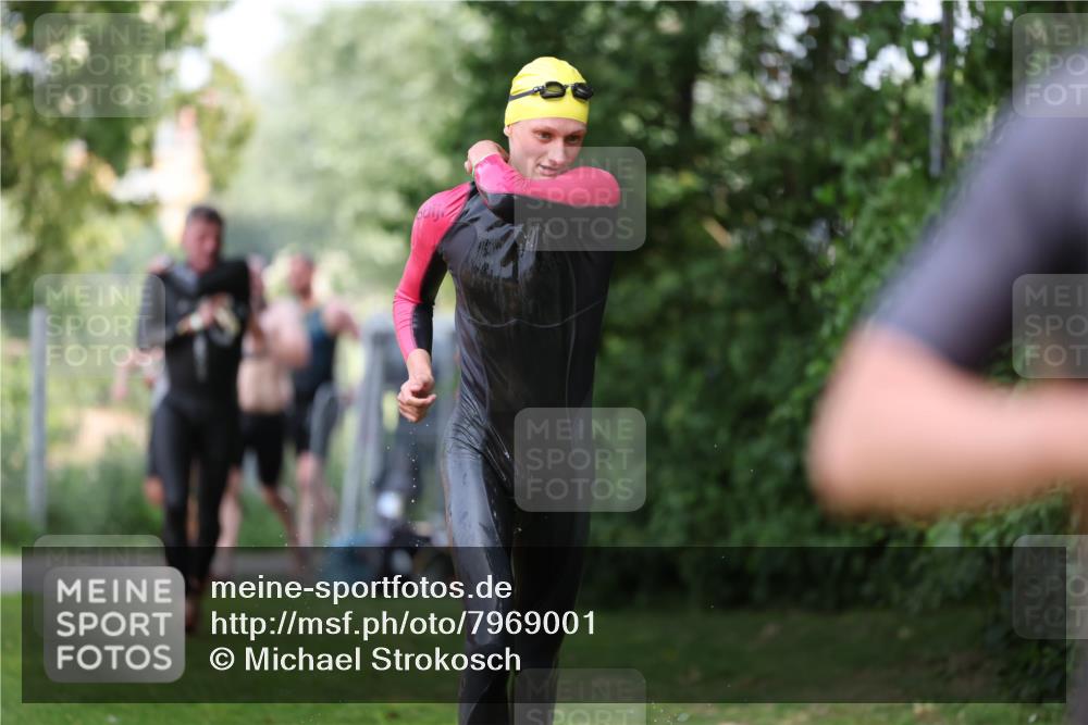 15.06.2025 - 7 Türme Triathlon Michael Strokosch http://msf.ph/oto/7969001 15.06.2025 12:55:42 Schwimmen 755, 763, 792, 797, 805, 818, 877, 879, 895, 919, 927, 955, 1011, 1023, 1029, 1071, 1144, 1153, 1169, 1177 meine-sportfotos.de