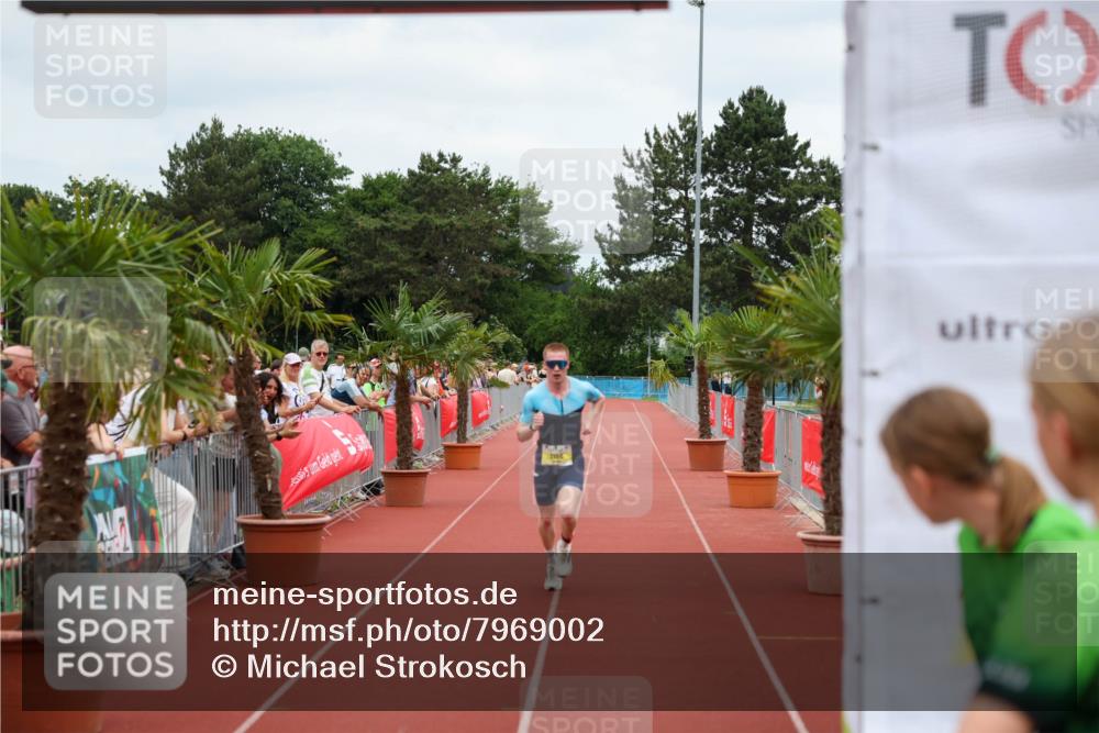 15.06.2025 - 7 Türme Triathlon Michael Strokosch http://msf.ph/oto/7969002 15.06.2025 13:49:35 Ziel 1156 meine-sportfotos.de