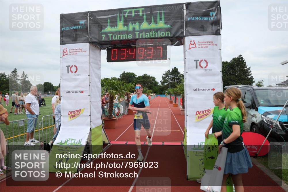 15.06.2025 - 7 Türme Triathlon Michael Strokosch http://msf.ph/oto/7969023 15.06.2025 13:49:37 Ziel 1156 meine-sportfotos.de