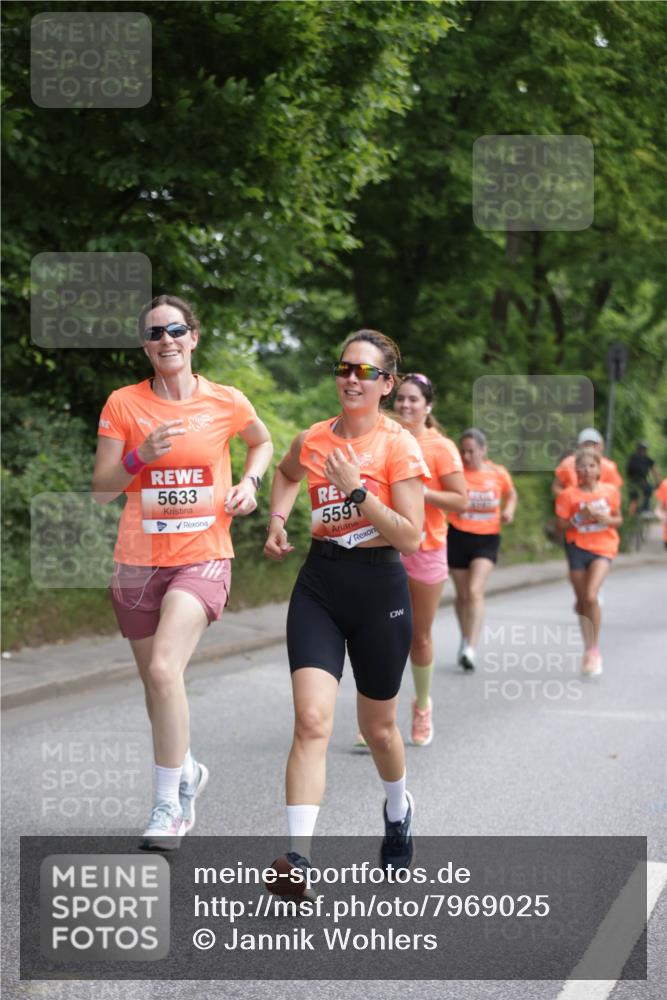 15.06.2025 - REWE Women's Run Jannik Wohlers http://msf.ph/oto/7969025 15.06.2025 10:04:12 Laufen 5633, 559 meine-sportfotos.de