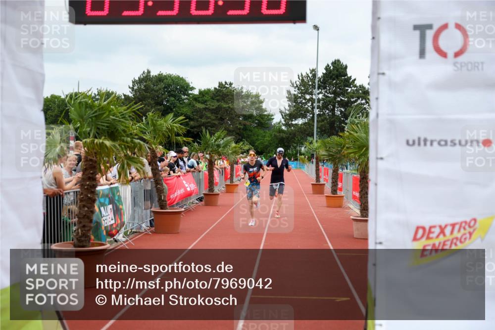 15.06.2025 - 7 Türme Triathlon Michael Strokosch http://msf.ph/oto/7969042 15.06.2025 13:50:55 Ziel 399, 983 meine-sportfotos.de