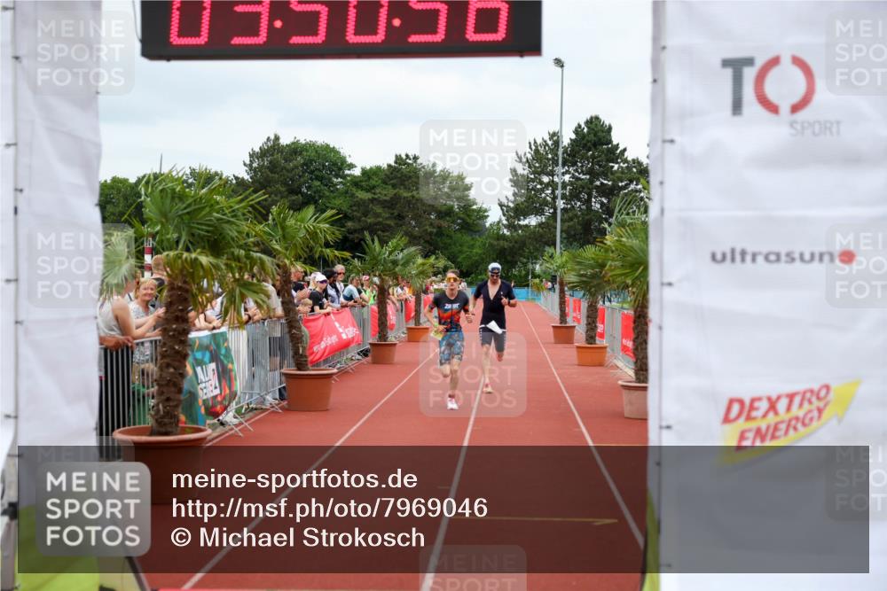 15.06.2025 - 7 Türme Triathlon Michael Strokosch http://msf.ph/oto/7969046 15.06.2025 13:50:56 Ziel 399, 983 meine-sportfotos.de