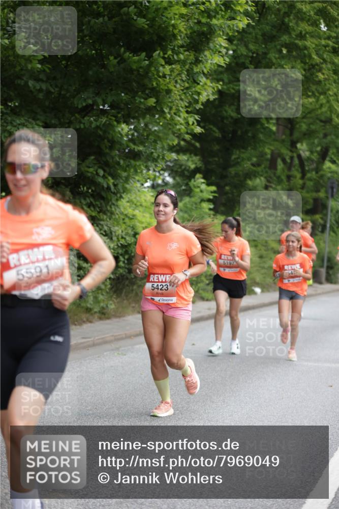 15.06.2025 - REWE Women's Run Jannik Wohlers http://msf.ph/oto/7969049 15.06.2025 10:04:13 Laufen 5591, 5423, 5197 meine-sportfotos.de