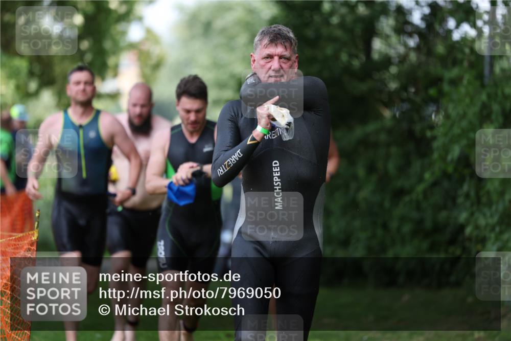 15.06.2025 - 7 Türme Triathlon Michael Strokosch http://msf.ph/oto/7969050 15.06.2025 12:55:47 Schwimmen 708, 755, 763, 776, 805, 818, 833, 877, 879, 895, 919, 1023, 1029, 1071, 1120, 1144, 1153, 1169, 1177 meine-sportfotos.de
