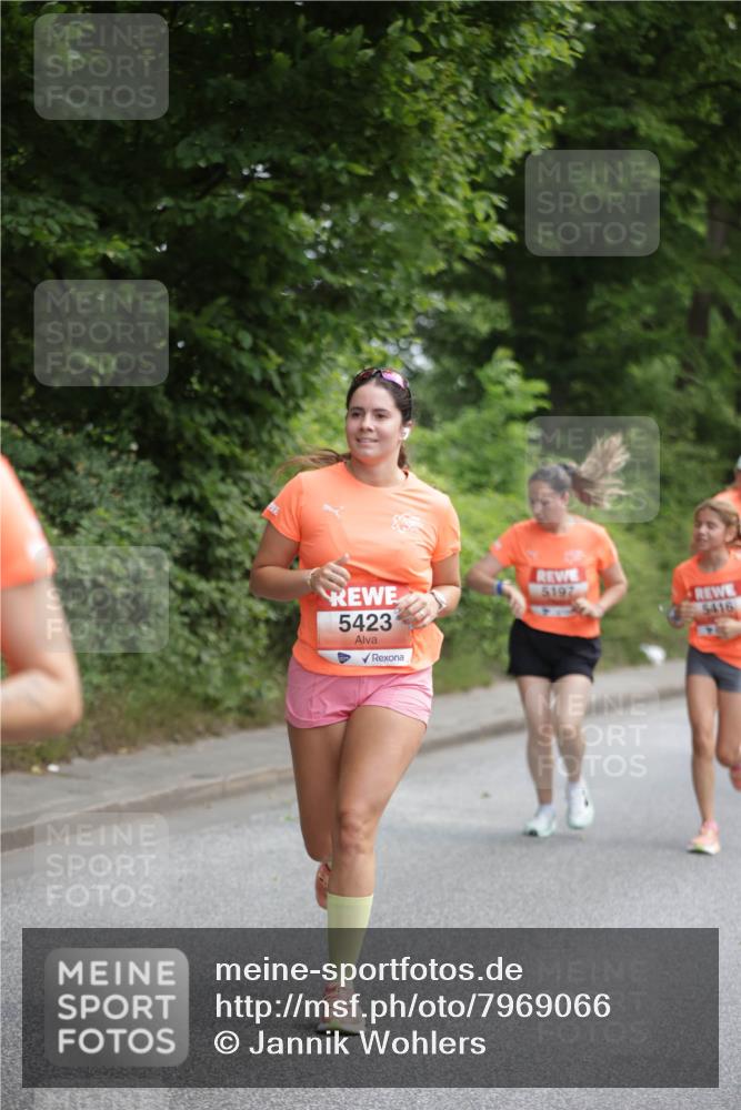 15.06.2025 - REWE Women's Run Jannik Wohlers http://msf.ph/oto/7969066 15.06.2025 10:04:13 Laufen 5423, 5197 meine-sportfotos.de