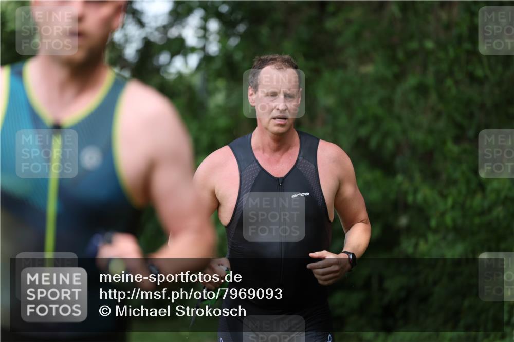 15.06.2025 - 7 Türme Triathlon Michael Strokosch http://msf.ph/oto/7969093 15.06.2025 12:55:50 Schwimmen 708, 755, 763, 776, 805, 818, 833, 877, 879, 895, 919, 1023, 1029, 1071, 1120, 1144, 1153, 1169, 1177 meine-sportfotos.de