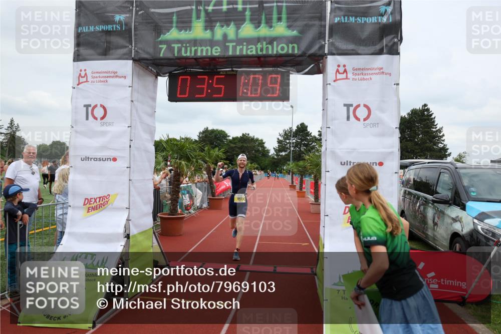 15.06.2025 - 7 Türme Triathlon Michael Strokosch http://msf.ph/oto/7969103 15.06.2025 13:51:08 Ziel 862 meine-sportfotos.de