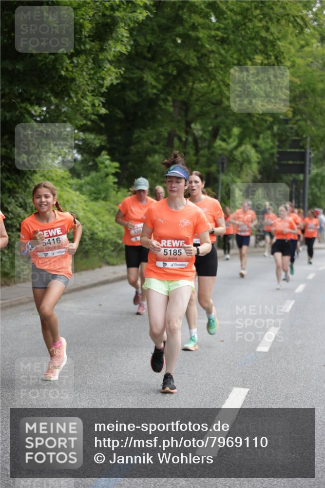 15.06.2025 - REWE Women's Run Jannik Wohlers http://msf.ph/oto/7969110 15.06.2025 10:04:15 Laufen 5416, 5185 meine-sportfotos.de