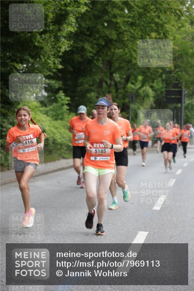 15.06.2025 - REWE Women's Run Jannik Wohlers http://msf.ph/oto/7969113 15.06.2025 10:04:15 Laufen 5416, 6381, 5185 meine-sportfotos.de