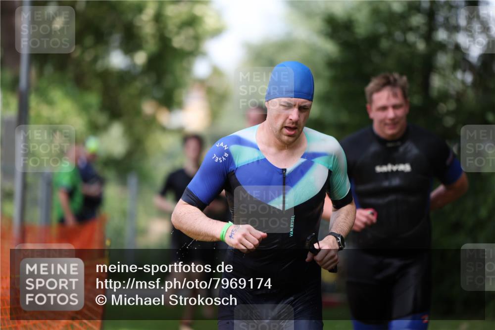 15.06.2025 - 7 Türme Triathlon Michael Strokosch http://msf.ph/oto/7969174 15.06.2025 12:55:57 Schwimmen 708, 755, 776, 818, 833, 877, 880, 895, 904, 919, 1023, 1071, 1120, 1144, 1150, 1153, 1177 meine-sportfotos.de