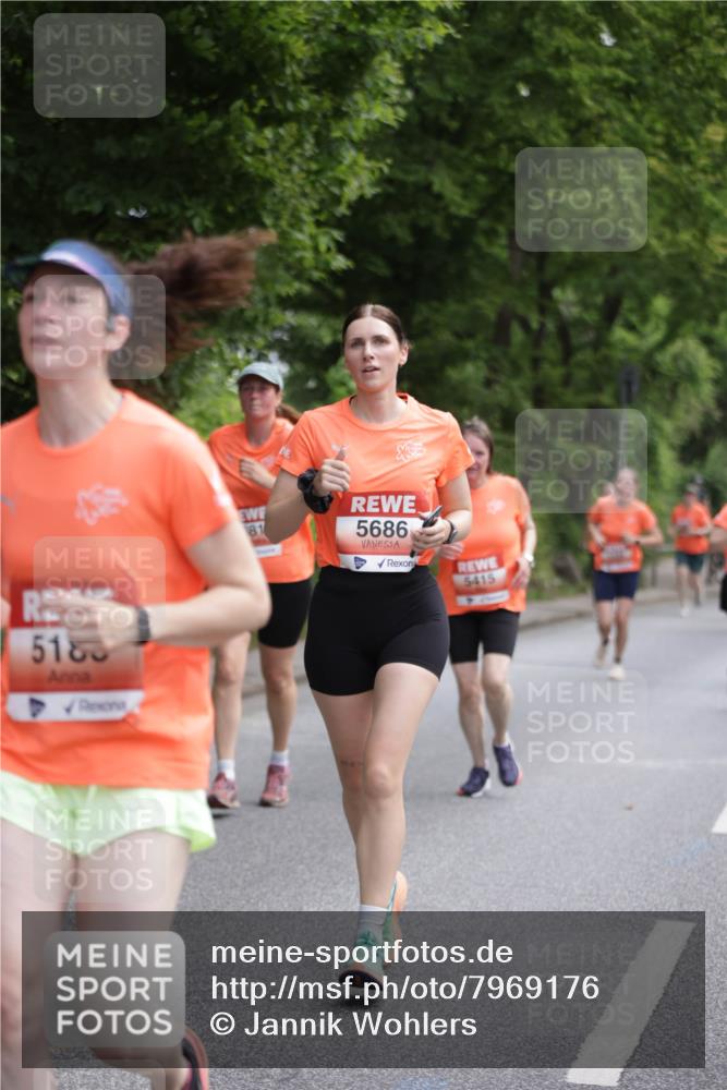 15.06.2025 - REWE Women's Run Jannik Wohlers http://msf.ph/oto/7969176 15.06.2025 10:04:17 Laufen 5183, 5686, 5415 meine-sportfotos.de