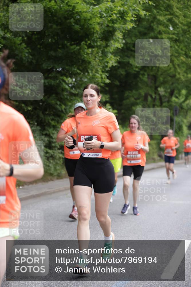 15.06.2025 - REWE Women's Run Jannik Wohlers http://msf.ph/oto/7969194 15.06.2025 10:04:17 Laufen 5415 meine-sportfotos.de