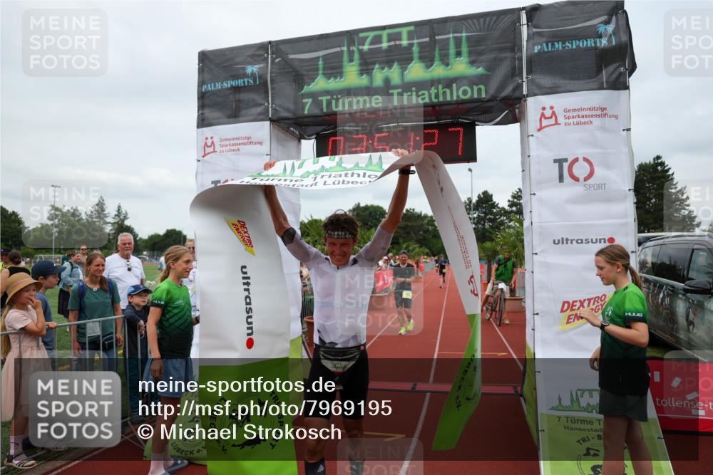 15.06.2025 - 7 Türme Triathlon Michael Strokosch http://msf.ph/oto/7969195 15.06.2025 13:51:26 Ziel 282, 855, 955, 1105 meine-sportfotos.de