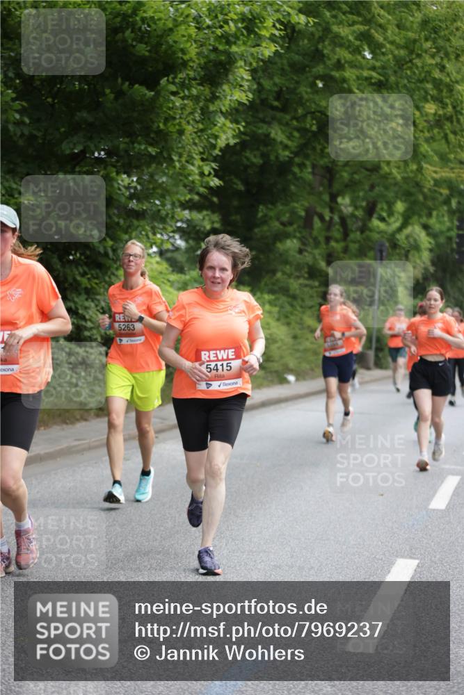 15.06.2025 - REWE Women's Run Jannik Wohlers http://msf.ph/oto/7969237 15.06.2025 10:04:18 Laufen 5263, 5415 meine-sportfotos.de