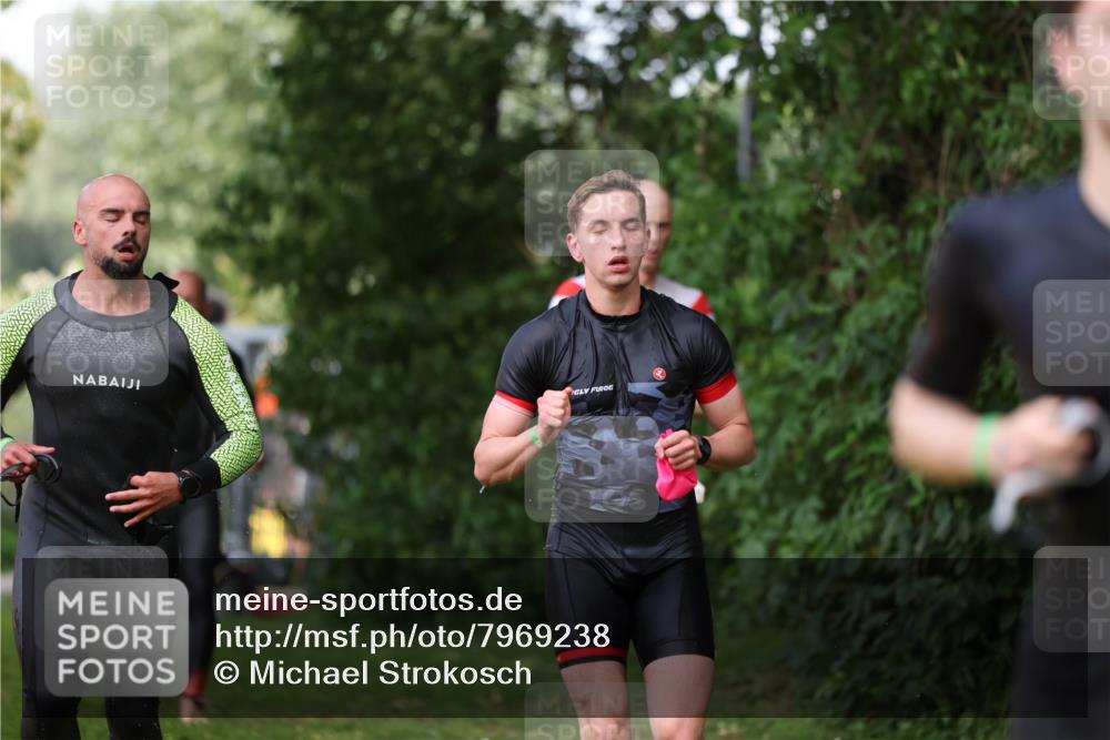 15.06.2025 - 7 Türme Triathlon Michael Strokosch http://msf.ph/oto/7969238 15.06.2025 12:56:02 Schwimmen 708, 741, 776, 818, 833, 880, 895, 904, 1071, 1120, 1144, 1149, 1150, 1153, 1177 meine-sportfotos.de